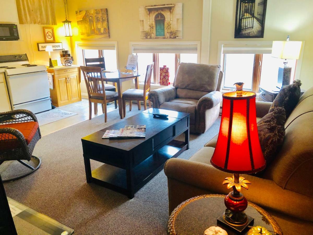 Galena Penthouse Overlooking Main Street With Free Off Street Parking Exterior foto
